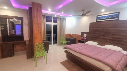 King Room with Balcony