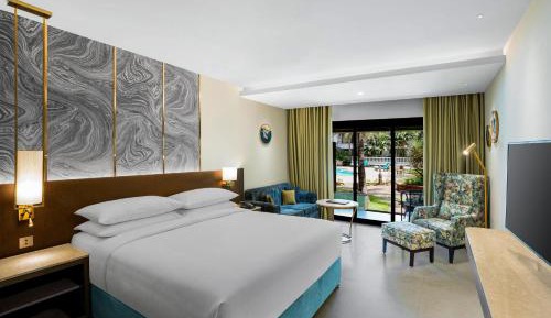 Premium King Room with Pool Access