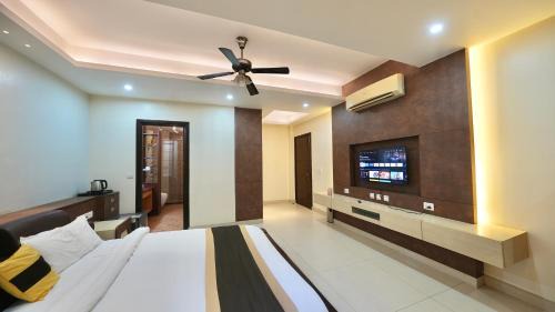 Deluxe Suite