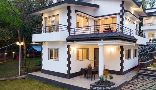 Villa with Garden View