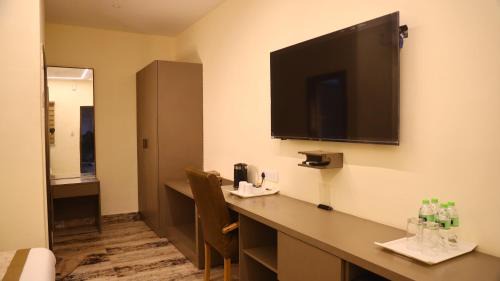 Deluxe King Room