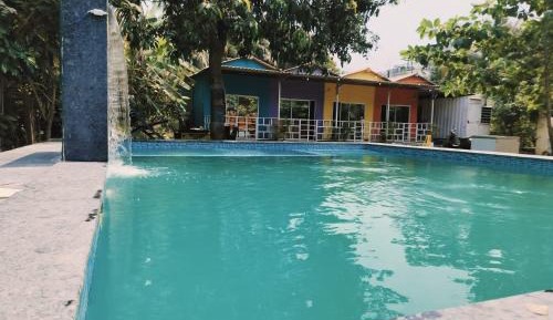 Deluxe Double Room (2 Adults + 1 Child)