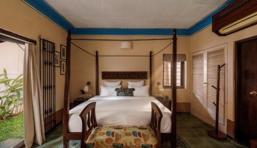 Standard Queen Room