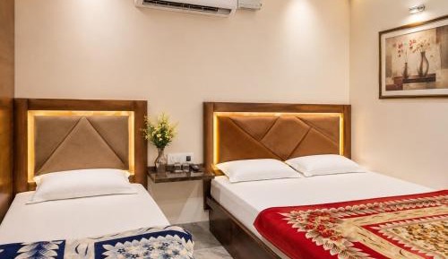 Deluxe Double Room (2 Adults + 1 Child)