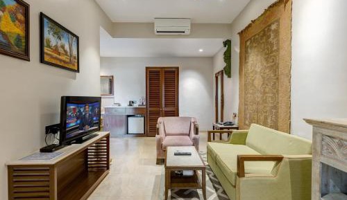 Garden View Suite