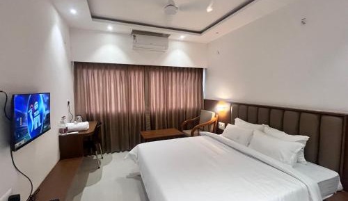 Deluxe Double or Twin Room with Mountain View