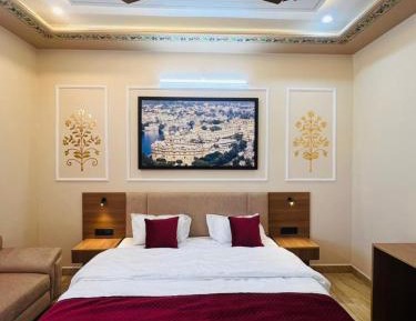 Suite with Garden View