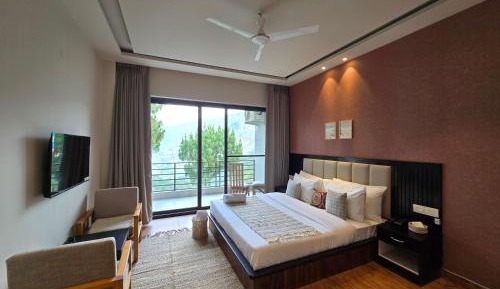 Queen Room with Balcony