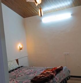 Deluxe Room (2 Adults + 1 Child)