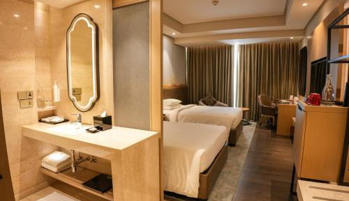 Standard Twin, Guest Room, 2 Twin/Single Beds - - INR 1000 F&B Credit, 1+1 on Selected Beverages (Happy Hours 17:00 -19:00 Hrs)