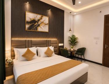 Deluxe Double Room (2 Adults + 1 Child)