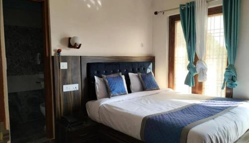 Double Room with Mountain View