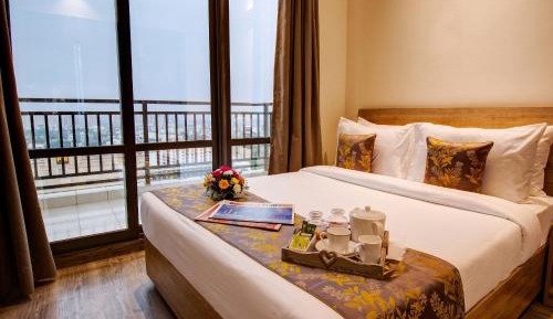 Executive Suite with 20% off on Food & Beverages, 20% discount on Laundry & Complimentary Hi Tea