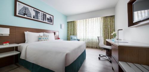 Queen Room with City View