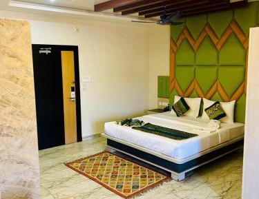 King Room with Mountain View