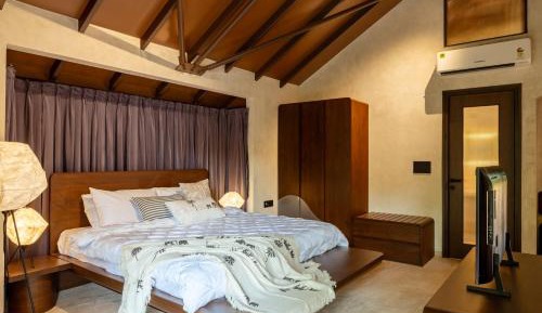 King Room with Pool View