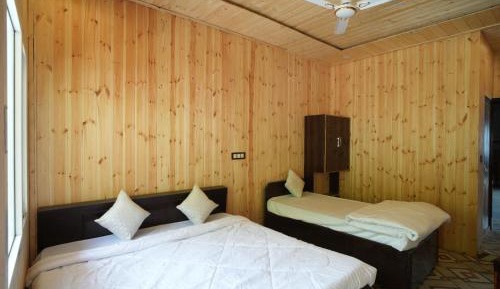 Double Room with Balcony (3 Adults)