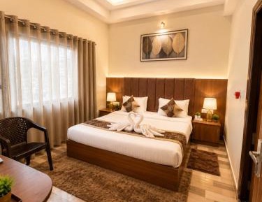 Deluxe Double Room (2 Adults + 1 Child)