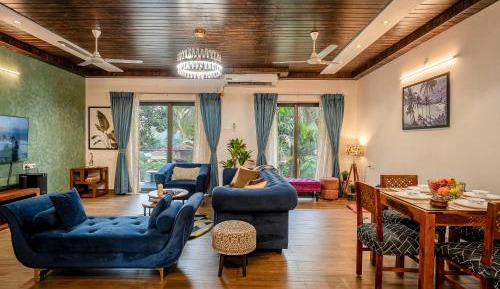 Two-Bedroom Deluxe Apartment with Balcony