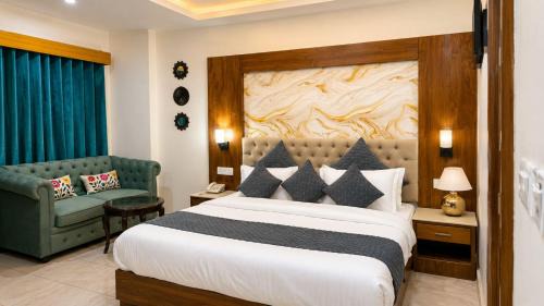 Standard King Room