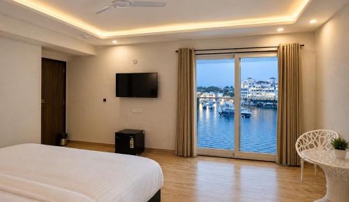 King Room with Lake View