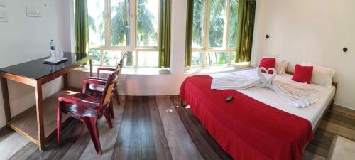 Deluxe Room (2 Adults + 1 Child)