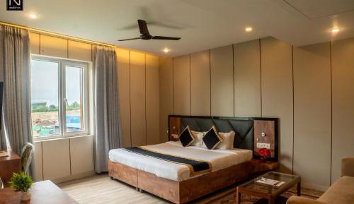 Superior King Room