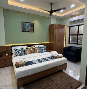 Deluxe Double Room (2 Adults + 1 Child)