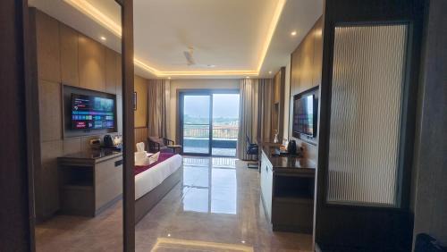 Deluxe Double Room with Balcony