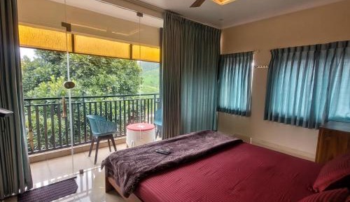 Twin Room with Balcony