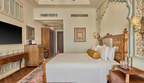 Executive Club King Room with Sofa Bed