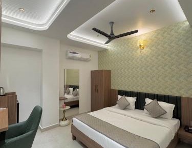 Deluxe King Room