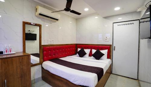 Deluxe Double Room (2 Adults + 1 Child)