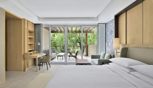 Junior Suite, 1 King, Aravali view, Terrace