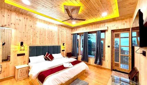 Suite with Mountain View