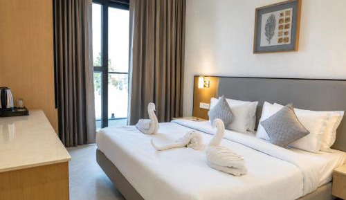 Deluxe King Room
