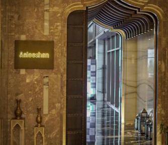 Club Queen Room with Two Queen Beds, Private Balcony, and complimentary evening local tea experience – Club Level