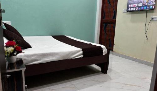 Deluxe Room (2 Adults + 1 Child)