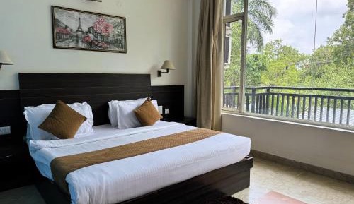 Queen Room with Balcony