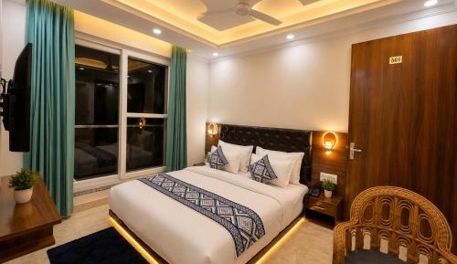 King Room with Mountain View