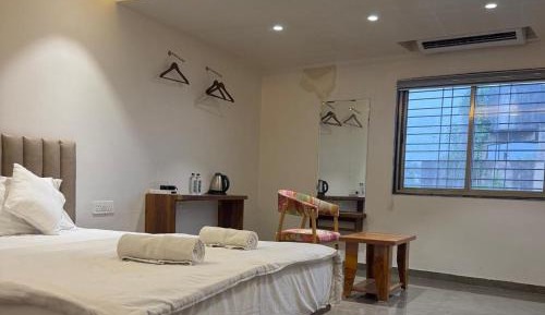 Deluxe King Room