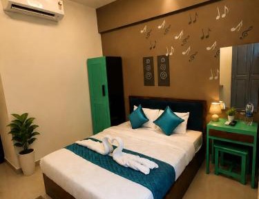 Standard Queen Room