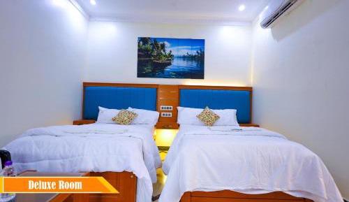 Deluxe Family Room