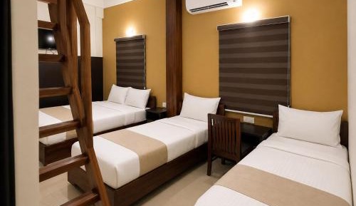 8-Bed Mixed Dormitory Room