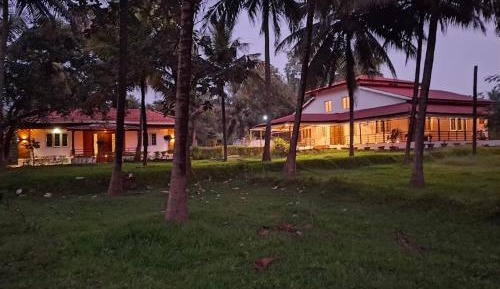 Villa with Garden View