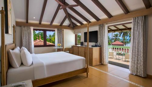 Junior Suite with One Double Bed - Garden Side - 2 pint beer per night, 20% off on food & beverage and spa