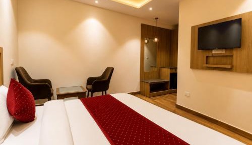 Standard Queen Room