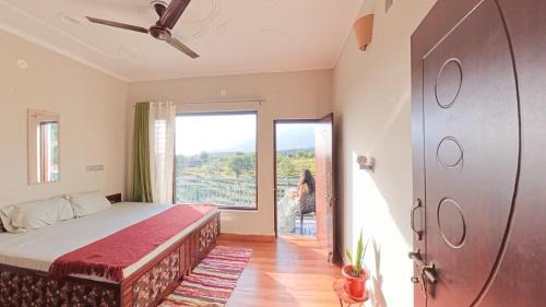 King Room with Mountain View