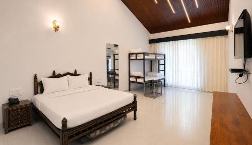Standard King Room