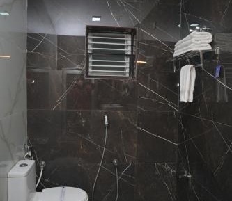 Deluxe Queen Suite